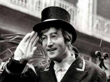 Фортепиано Джона Леннона продали за полмиллиона долларов