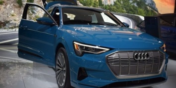 Стали известны цены на электрокроссовер Audi e-tron Quattro