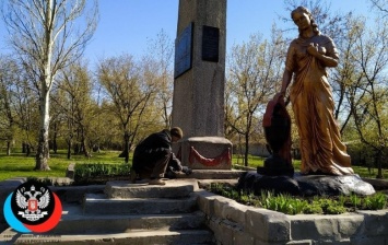 В преддверии Дня Победы активисты «Донецкой Республики» привели в порядок более 40 памятников