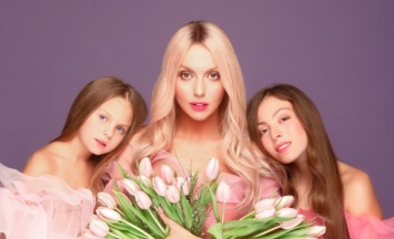 Полякова восхитила нежными красавицами-дочками: у талантливой мамы талантливые дети