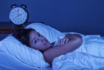 Бессонница в летнюю ночь: Британские ученые рассказали, как заснуть в сильную жару