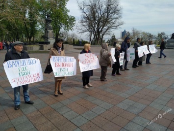 «Ждун», митинги, «Красные зори»: Думская площадь перед сессией (фото)