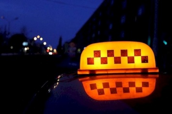 Двое против четверых: в Харькове нацгвардейцы спасли таксиста от смерти