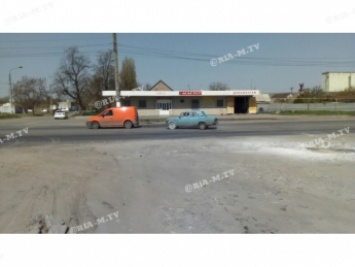 ВАЗ в Мелитополе остался без мотора и капота (фото)