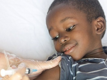 Сотни тысяч детей в Африке получат первую вакцину от малярии