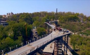 Установили последний прогон: Кличко рассказал о строительстве моста на Владимирскую горку, - ВИДЕО