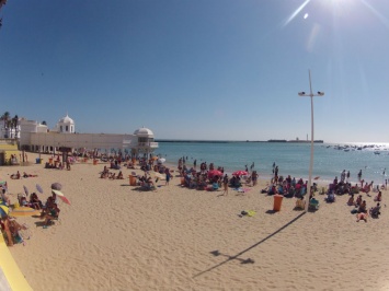 Мудро: в Испании посетители одного из пляжей договорились не говорить о политике