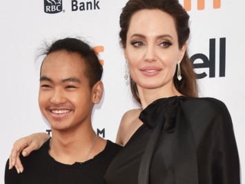 Анджелина Джоли вычеркнула из завещания пятерых детей