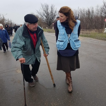 На КПВВ «Майорск» умер мужчина, а по мосту у «Станицы Луганской» прогулялись представители ООН