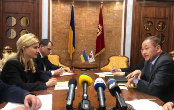 Глава Харьковской ОГА Светличная встретилась с послом Республики Корея Ли Янг-Гу