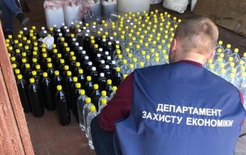 В Житомирской области нашли две тонны контрафактного алкоголя