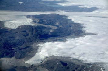 Угроза всемирного потопа: Гренландия начала стремительно таять