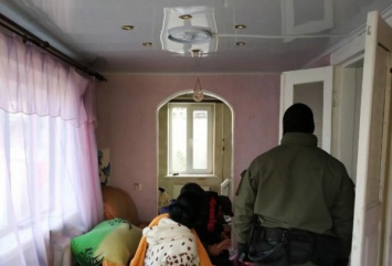 В Киевской области преступники год держали взаперти и пытали 47-летнего мужчину