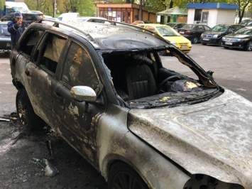 Жуть: в городе подожгли автомобиль главного редактора газеты