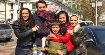 Ведущий «Один за всех» Михаил Присяжнюк рассказал о семейных пасхальных традициях
