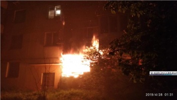 Ночью в керченском общежитии бушевал пожар