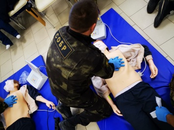 Офицеры севастопольского СОБР побывали на мастер-классе по оказанию неотложной помощи