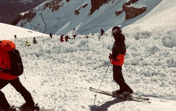 В Швейцарии лавина накрыла группу лыжников, есть погибшие