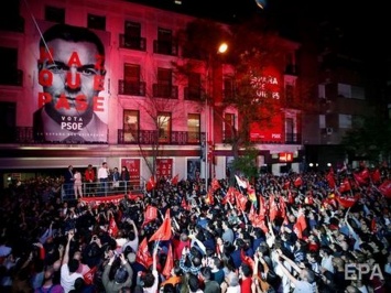 На внеочередных парламентских выборах в Испании побеждают социалисты