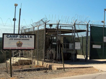 В США в результате расследования был уволен начальник тюрьмы в Гуантанамо