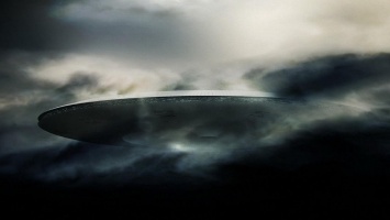 НЛО маскировался под облако, но дрон его разоблачил: фантастические кадры