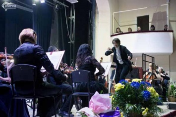 Симфонический оркестр Днепровской филармонии отметил 80-летие