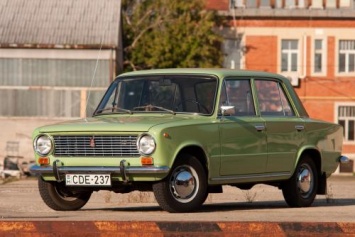 «Кто круче»: ВАЗ-2101 с мотором от Nissan Silvia сразился с LADA Granta