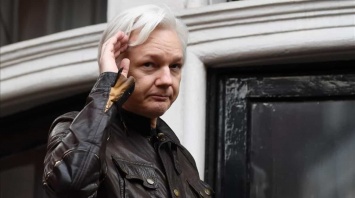 Основателя WikiLeaks Ассанжа посадили за решетку: детали приговора, фото из суда поражают