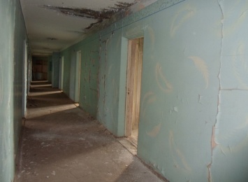 Запустение и разруха: в сети появились шокирующие кадры заброшенного санатория в Мариуполе