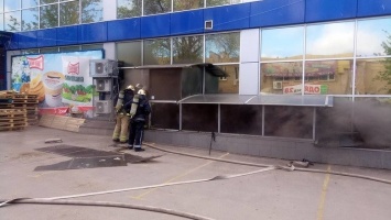 В Николаеве горел торговый центр на рынке "Колос", - ФОТО