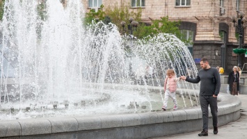 В Киеве заработали поющие фонтаны. Видео