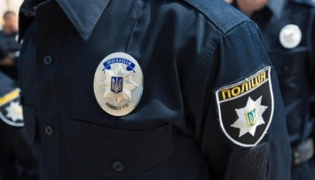 В Киеве 23-летний парень после замечания ножом ранил полицейского