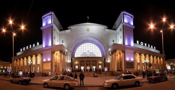 Днепр вошел в десятку самых загруженных вокзалов Украины: список