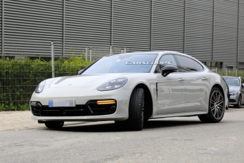 В сети появились фото обновленной Porsche Panamera