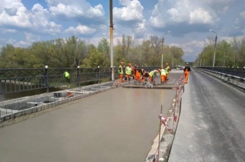 На Донетчине ремонтируют мост через Северский Донец