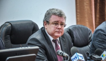 Главу таможни запорожского аэропорта и мэра Токмака пытались обмануть от имени прокурора области