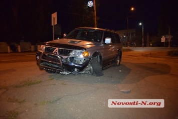 В центре Николаева «Паджеро» на огромной скорости вылетел на пешеходную дорожку