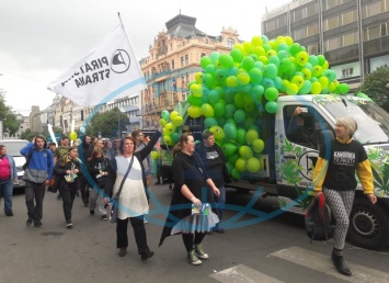 «Трава божественна»: в Праге прошел традиционный марш за легализацию марихуаны