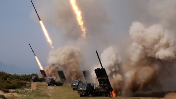 Как КНДР под руковдством Ким Чен Ына запускала новые управляемые ракеты: появились фото
