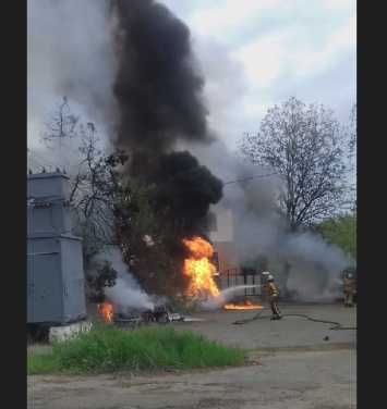 В Первомайске возле отдела полиции сожгли три автомобиля