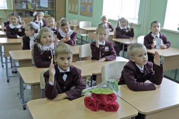 Скандал разгорелся перед экзаменами: школьников учат, что "Донбасс - это Россия"