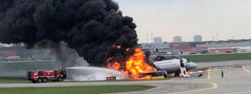 В московском аэропорту Шереметьево при аварийной посадке загорелся пассажирский самолет: все, что известно