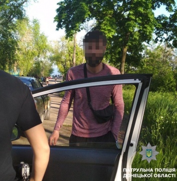 В Мариуполе патрульные задержали таксиста "под кайфом", - ФОТО