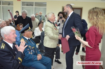 Встреча в Николаевской ОГА: ветеранов награждали грамотами, а чиновников - медалями