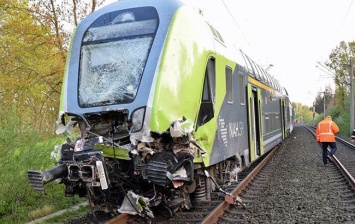 В Германии столкнулись поезд и грузовик