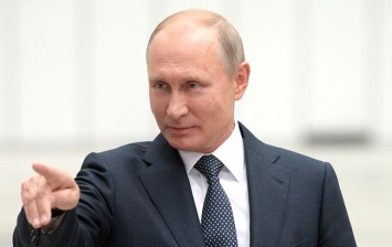 Путин поздравил украинцев с Днем победы