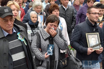 В Киеве прошел марш матерей и жен бойцов АТО/ООС