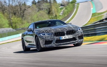 "Заряженный" BMW M8 получит новую систему индикации и управления, а также новые тормоза