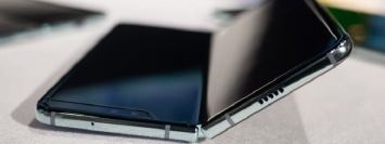 Samsung исправила проблему с экраном Galaxy Fold