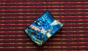 Ожидание Samsung Galaxy Fold затягивается на неопределенный срок